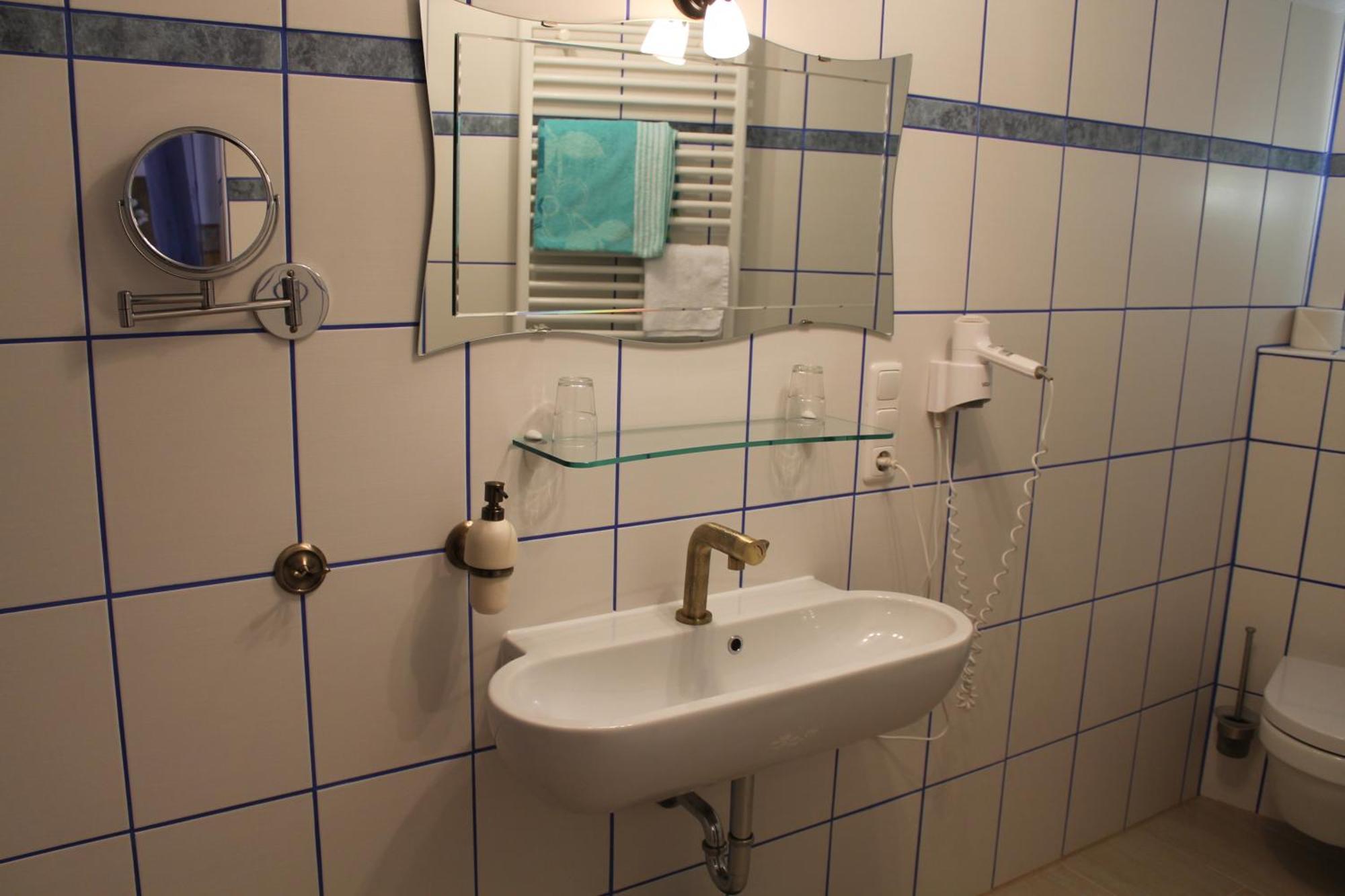 Kreuzerhof Hotel Garni โรเทนบวร์ก อ็อบ แดร์เทาเบอร์ ภายนอก รูปภาพ