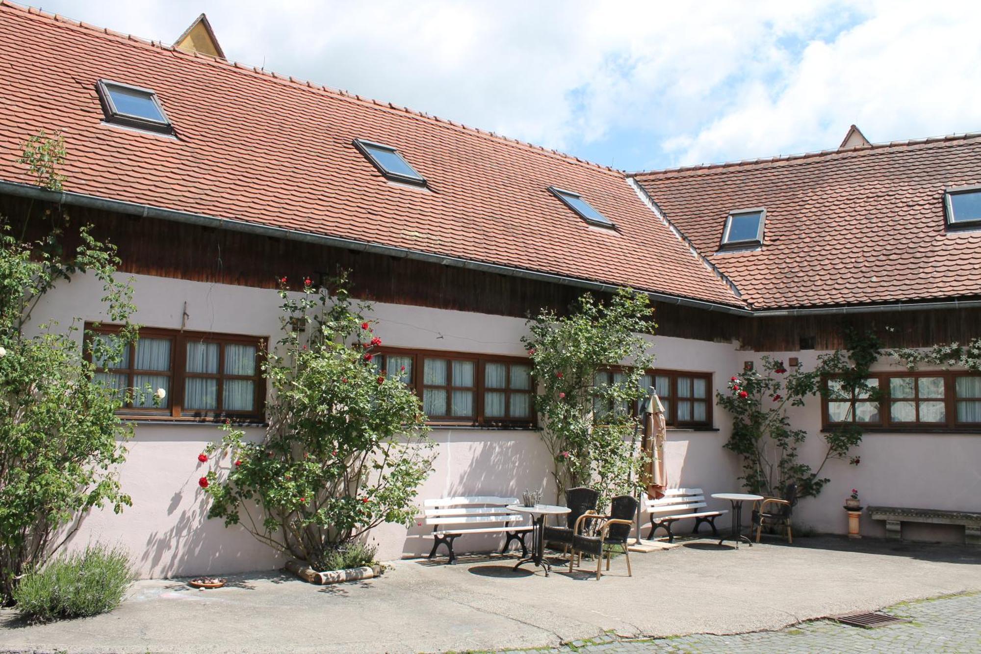 Kreuzerhof Hotel Garni โรเทนบวร์ก อ็อบ แดร์เทาเบอร์ ภายนอก รูปภาพ